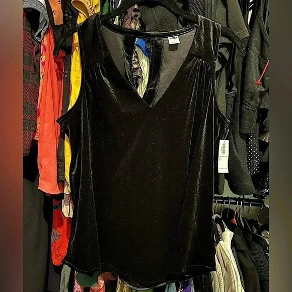 Old Navy Tops - NWT Velvet Black Sleeveless Holiday Top